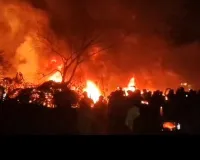 दुमका में भीषण सड़क हादसा, हाइवा का खलासी जिंदा जला