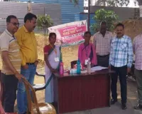 पाकुड़ में फाइलेरिया मुक्ति अभियान के तहत कोल कर्मियों को खिलाई गई दवा