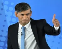 दिल्ली ट्रैफिक पर ऋषि सुनक का तंज: AI सब कर सकता है, जाम नहीं - इंडिया AI समिट में गूंजे ठहाके