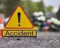 कोडरमा में दो बाइक की टक्कर, 12 वर्षीय बच्ची समेत तीन घायल