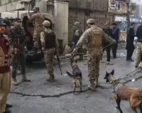 पाकिस्तान कोहट में पुलिस वैन पर हमला: DSP असद महमूद समेत 7 की मौत, वैन जलाई