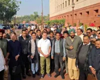 Opinion : संसद के मकर द्वार पर गुस्से का विस्फोट और राजनीति की मर्यादा पर उठते सवाल