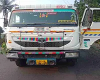 Dumka News: कोयला लदे हाइवा का टायर ब्लास्ट होने से लगी आग