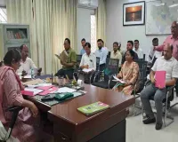 Palamu News: प्रमंडलीय आयुक्त ने राजस्व से जुड़े विभिन्न विभागों के राजस्व पदाधिकारियों के साथ की बैठक