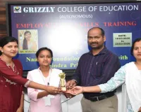 Koderma News: ग्रिजली कॉलेज में रोजगार कौशल प्रशिक्षण से छात्रों को मिला लाभ