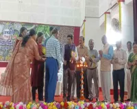 Dumka News: इंडोर स्टेडियम में रेशम उत्पादकों की प्रमंडल स्तरीय एकदिवसीय कार्यशाला आयोजित