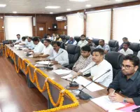 Dumka News: संचालित विकास योजनाओं एवं प्रमुख कार्यक्रमों की विस्तृत समीक्षा बैठक आयोजित