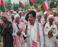 Khunti News: सरहुल पर तोरपा में भव्य शोभायात्रा, मांदर की थाप पर झूमे लोग