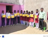 Koderma News: सत्यम शिवम सुंदरम स्कूल में पीटीएम और रिजल्ट वितरण, मेधावी छात्र-छात्राएं हुए सम्मानित