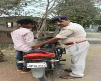 Pakur News: गणपुरा चेकपोस्ट पर सघन वाहन जांच अभियान, चालकों में मचा हड़कंप