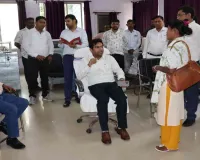 Dumka News: DC का औचक निरीक्षण: स्वच्छ भारत मिशन कार्यालय पहुंचे अभिजीत सिन्हा, कर्मियों में हड़कंप