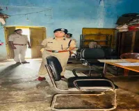Pakur News : पुलिस अधीक्षक ने किया SC/ST थाना का निरीक्षण, लंबित कांडों की समीक्षा