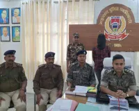 Palamu news: हुसैनाबाद पुलिस की बड़ी कार्रवाई, स्टेशन रोड स्थित होटल से अवैध हथियार के साथ संचालक गिरफ्तार