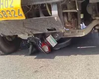 Koderma News: ओवरटेक करने के प्रयास में हुआ भीषण सड़क हादसा