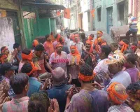 Dhanbad News: पुलिस लाइन में अधिकारियों ने परिवार संग पूरे उत्साह और उमंग के साथ मनाया होली का जश्न