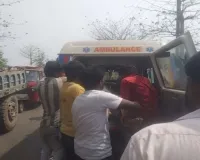 Pakur News : बिजली के खंभे से टकराई बाइक, युवक गंभीर रूप से घायल