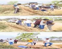 Koderma News :  नाली निर्माण में अनियमितता पर भड़के पूर्व नगर पंचायत अध्यक्ष