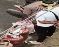 Sahebganj News : रसोई गैस की होम डिलीवरी ठप, बुकिंग कराने के एक सप्ताह बाद भी नहीं मिल रहे सिलेंडर