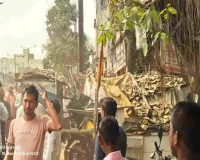 बरही में अतिक्रमण के खिलाफ प्रशासन ने बुलडोजर से की कार्रवाई