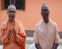 Dumka News : छात्र जीवन को बताया भविष्य की नींव, स्वामी हरिपदानंद ने दिया मार्गदर्शन