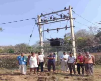 Palamu News: संदीप पासवान के प्रयास से जला ट्रांसफार्मर बदला, गांव में बहाल हुई बिजली