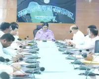 Palamu News: राजस्व संग्रहण की समीक्षा बैठक, सभी विभागों को राजस्व संग्रहण में तेज़ी लाने के निर्देश 