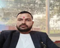 Palamu News: निजी स्कूलों की मनमानी पर फूटा गुस्सा, री-एडमिशन फीस बंद करने की मांग तेज