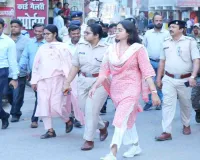 Palamu News: उपायुक्त एवं पुलिस अधीक्षक के संयुक्त नेतृत्व में निकाला गया फ्लैग मार्च