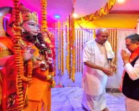 रामनवमी पर बोकारो में मिसाल, DC ने राम मंदिर में किया पूजा-अर्चना