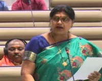 Koderma News: पेयजल और बिजली की नियमित आपूर्ति हो: डॉ नीरा यादव