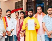 Pakur News: निजी स्कूलों की मनमानी के खिलाफ फूटा गुस्सा: री-एडमिशन शुल्क पर रोक की मांग