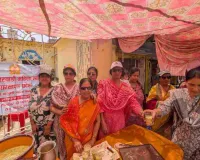 Giridih News: भीषण गर्मी में राहत: सरिया महिला समिति ने 800 लोगों को पिलाया सत्तू शर्बत