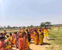Deoghar News: साबेजोर गांव में भव्य जल यात्रा के साथ यज्ञ का शुभारंभ, श्रद्धालुओं की उमड़ी भीड़