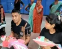 Koderma News: स्टेशन पर चलती ट्रेन पकड़ने में 24 वर्षीया महिला की गई जान