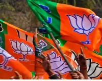 नतीजों से पहले सिलीगुड़ी में भाजपा कार्यकर्ताओं का जश्न, अबीर खेलकर जताया जीत का भरोसा