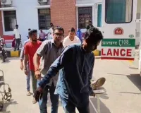 Chaibasa News: सड़क हादसे में पत्रकारों ने निभाई इंसानियत, घायलों को पहुंचाया अस्पताल