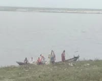 एक सप्ताह बाद नौका सेवा पुनः बहाल, साहिबगंज-मनिहारी आने-जाने वालों यात्रियों में खुशी