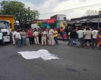 बोकारो में दर्दनाक सड़क हादसा: ट्रक की चपेट में महिला की मौत, बेटी घायल
