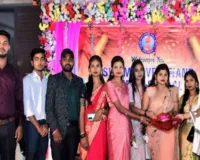 Koderma News: स्वामी विवेकानन्द पब्लिक स्कूल में भव्य वार्षिकोत्सव, सांस्कृतिक कार्यक्रमों ने जीता दिल