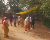 Bokaro News: अतिक्रमणकारियों की गुंडागर्दी, बीएसएल सुरक्षा टीम पर पथराव और चाकू से हमला