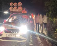 पलामू में बड़ा हादसा: झूलते 11 हजार वोल्ट तार से बस सटी, चार बाराती गंभीर रूप से झुलसे