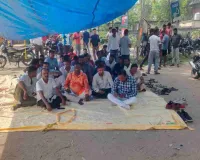 Giridih News: सरिया इंस्पेक्टर को हटाने की मांग तेज, DSP के आश्वासन पर खत्म हुआ धरना