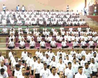 श्री श्री यूनिवर्सिटी में भव्य योग महोत्सव, सुरक्षा बलों ने भी लिया हिस्सा