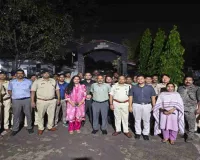 Giridih News: आधी रात को केंद्रीय कारा में डीसी-एसपी की रेड, दो घंटे तक चला सर्च ऑपरेशन