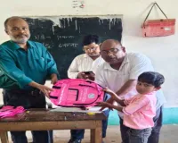 Pakur News: नियमित विद्यालय आने और बेहतर भविष्य गढ़ने के लिए बच्चों को किया गया प्रेरित