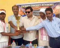 Hazaribagh News: हर्ष अजमेरा ने बढ़ाया खिलाड़ियों का हौसला, फाइनल में सिलवार अकादमी की शानदार जीत