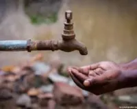 गोला के सोसो कलां और सोसो खुर्द में नल-जल योजना ठप, एक सप्ताह से बूंद-बूंद पानी को तरस रहे ग्रामीण