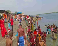 बुद्ध पूर्णिमा पर गंगा घाटों पर उमड़ी श्रद्धालुओं की भीड़, सुरक्षा के कड़े इंतजाम
