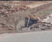 केंदुआ में फिर भू-धंसान, धनबाद–बोकारो मुख्य मार्ग बंद; लगातार बारिश से खतरा बढ़ा
