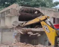 भागलपुर में रिमझिम होटल पर चला बुलडोजर, कोर्ट के आदेश पर प्रशासन की बड़ी कार्रवाई